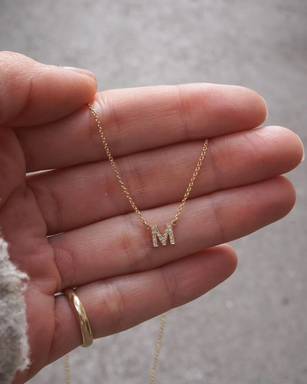 Collar Mini Letra Diamantes - Image 7