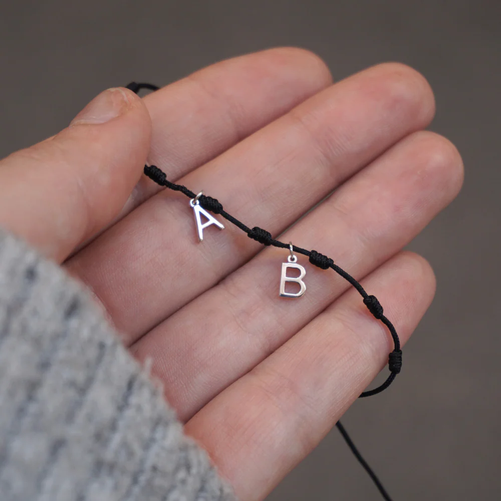 Pulsera Mini Letra Nuditos Plata - Image 5