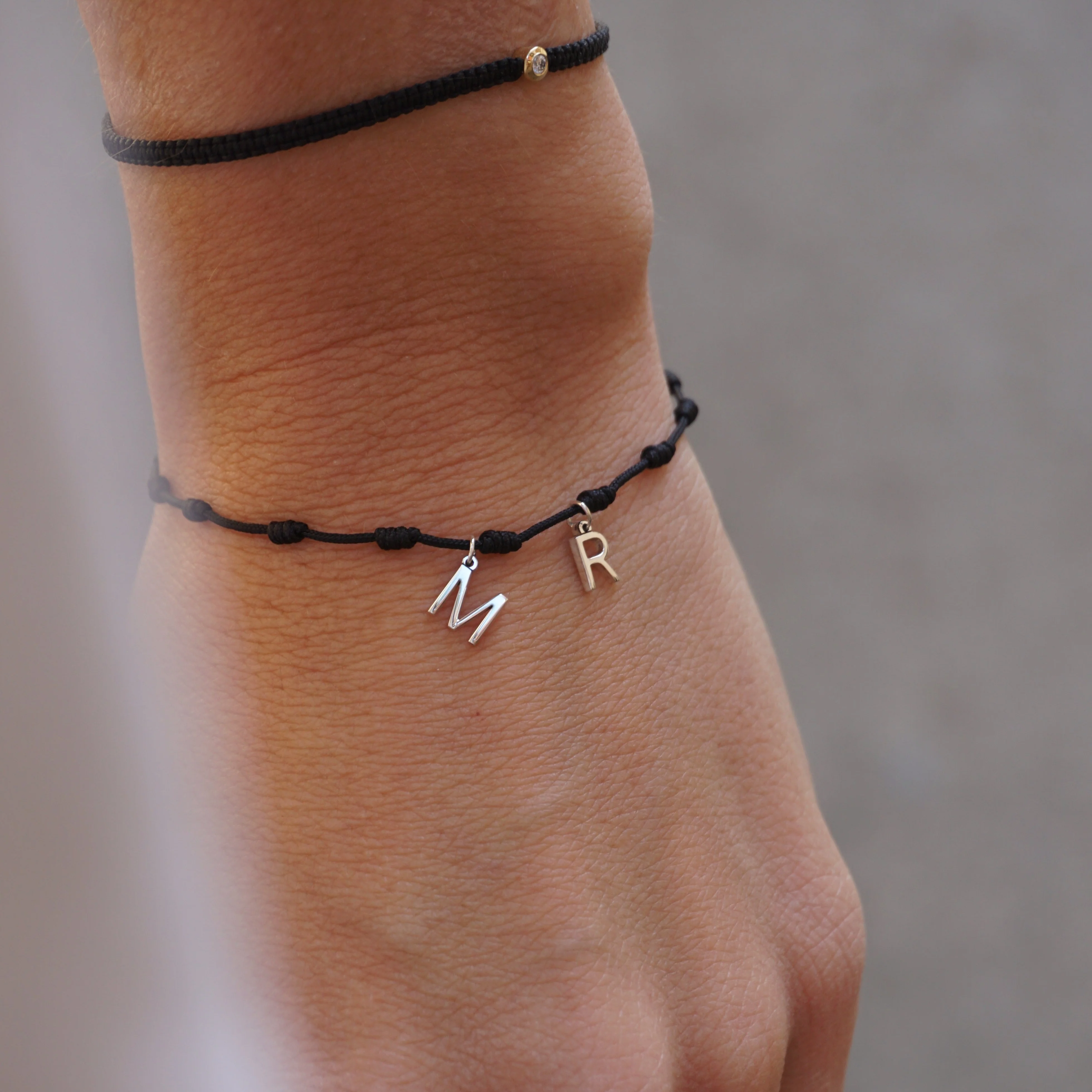 Pulsera Mini Letra Nuditos Plata - Image 6